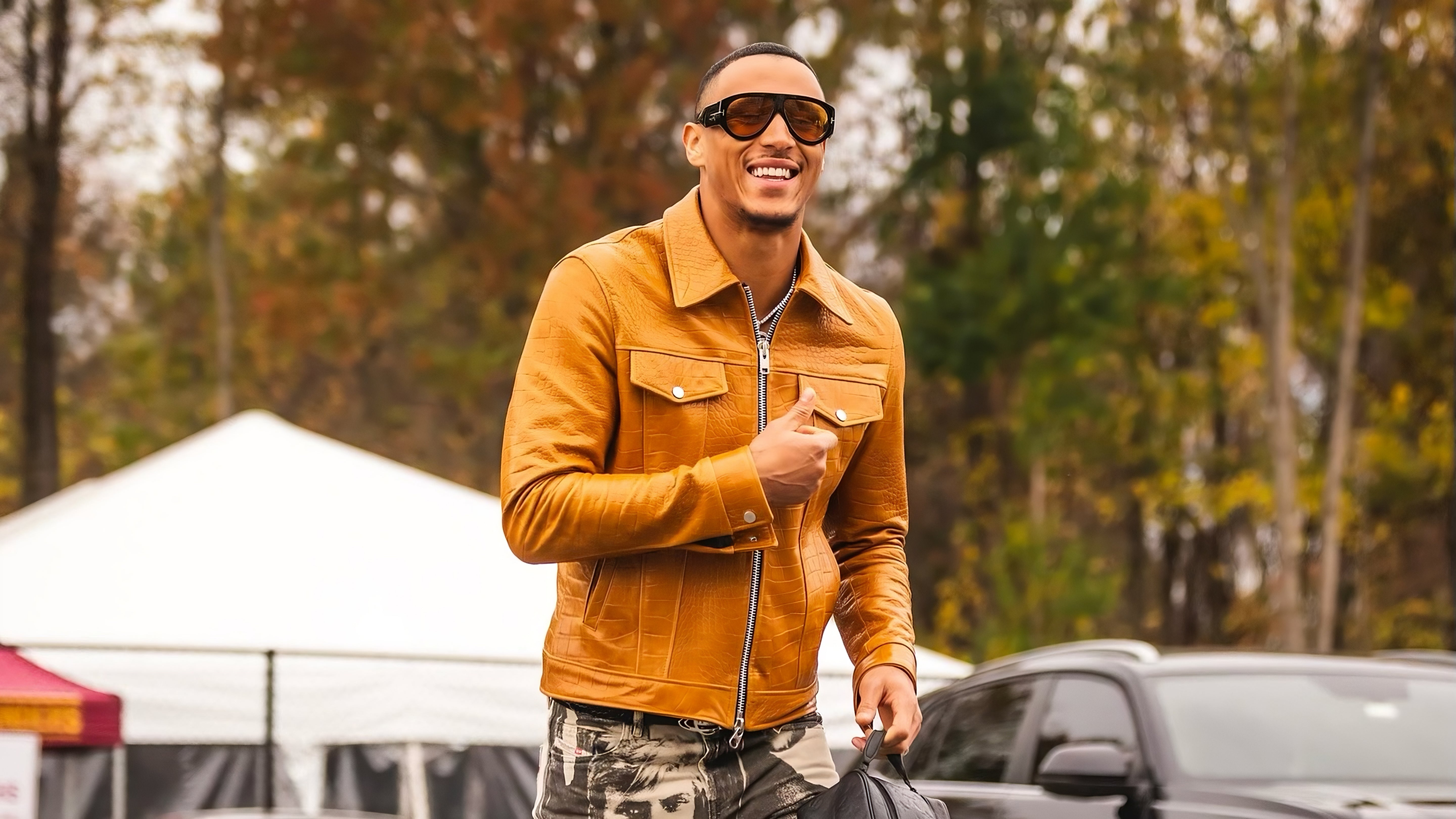 Un jeans-cut en cuir crocodile créé pour Benjamin St-Juste