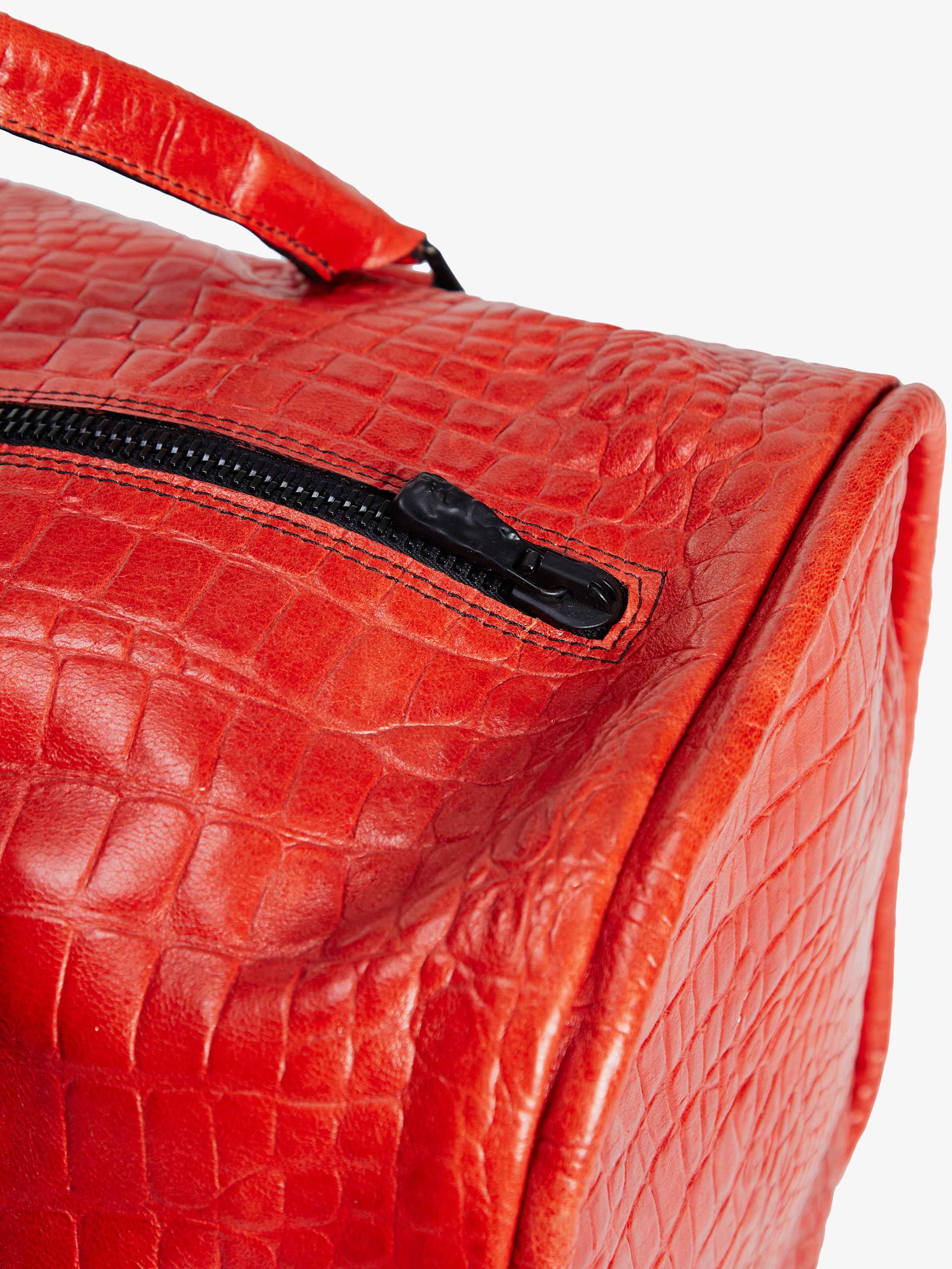 Sac duffle || cuir rouge embossé croco