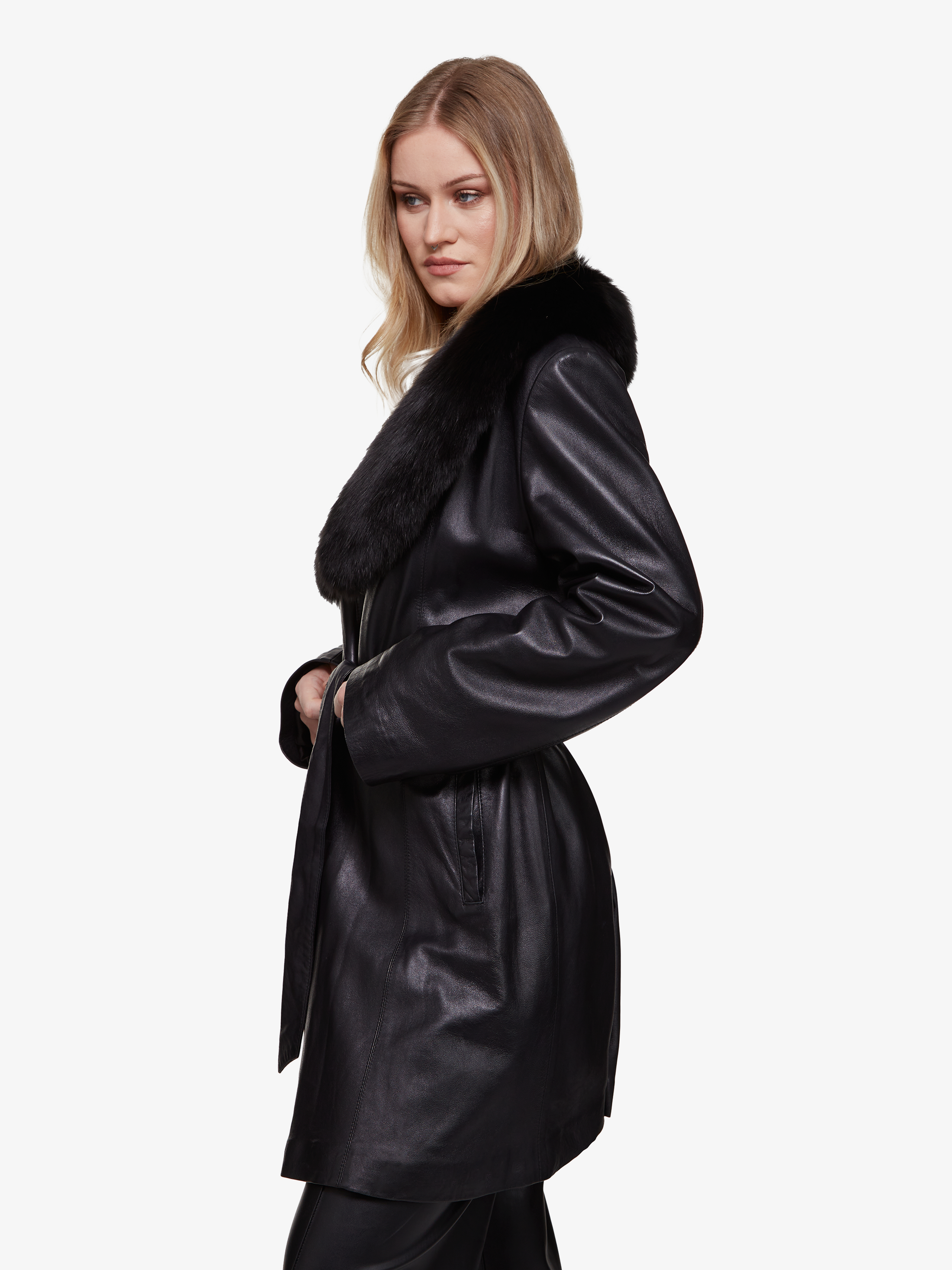 Velora || Manteau en cuir & fourrure