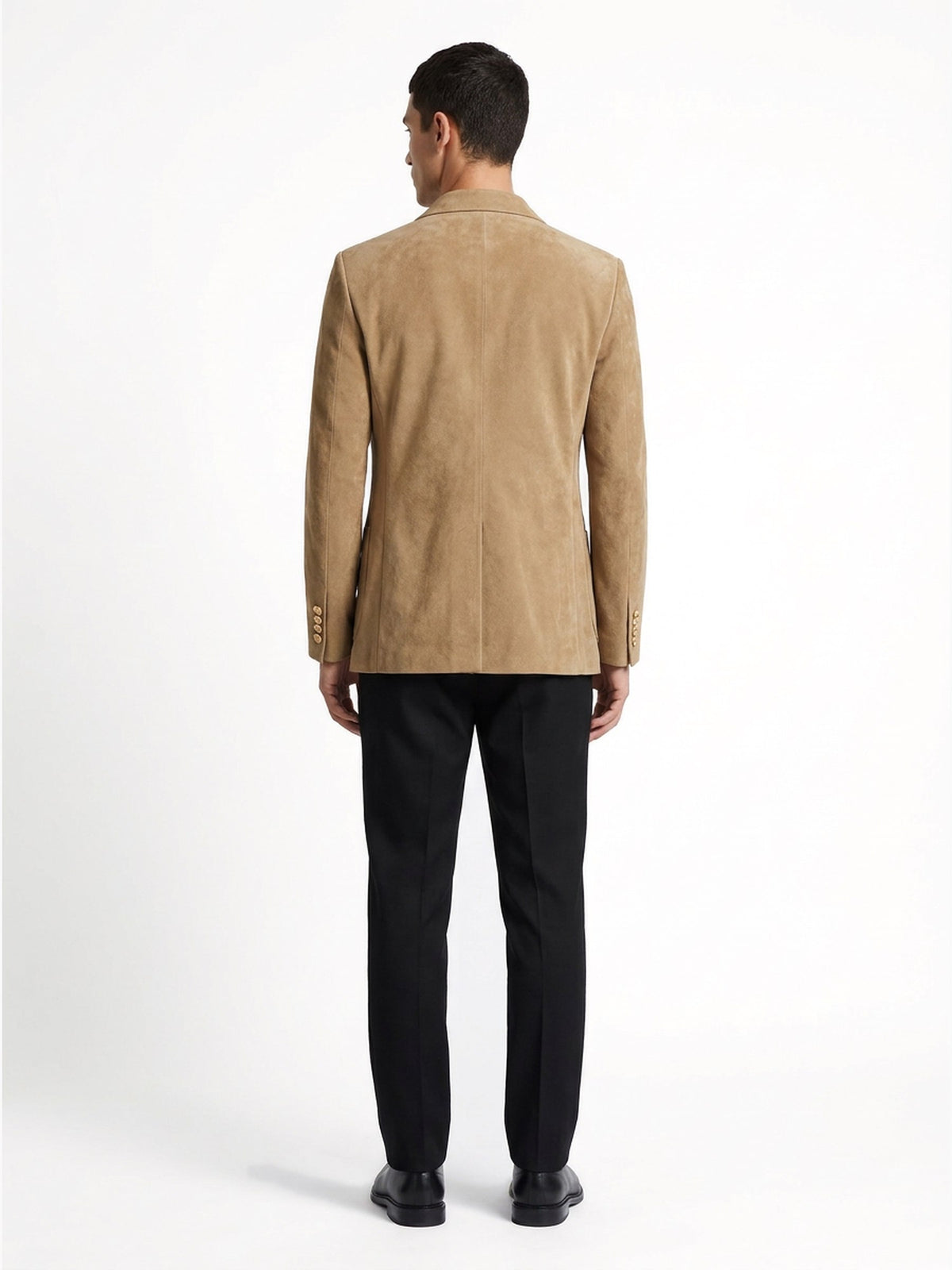 Blazer en suède camel porté de dos, collection RADICE Maison Godefroi