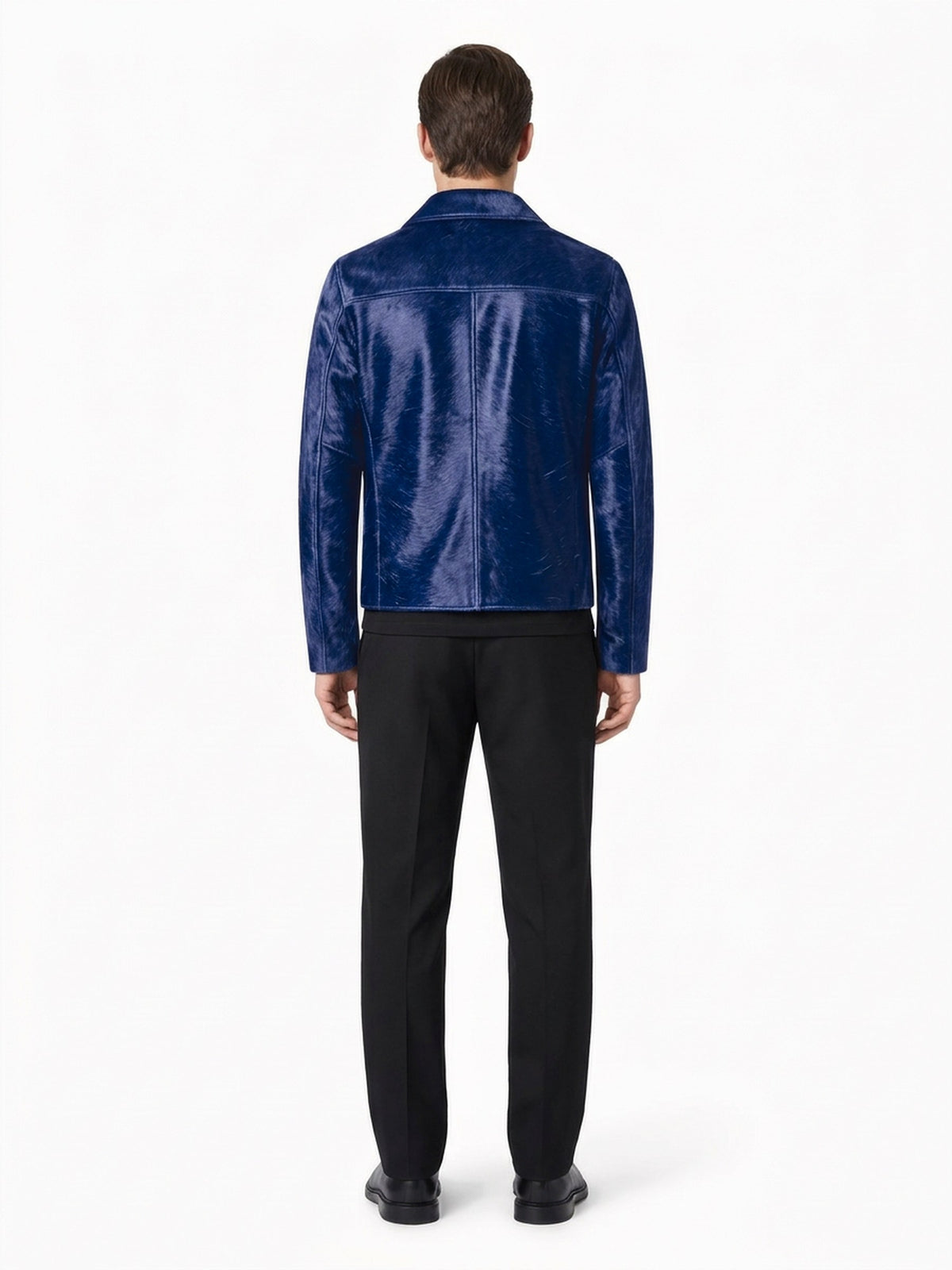 Blouson en veau façon poulain marine, vue dos.