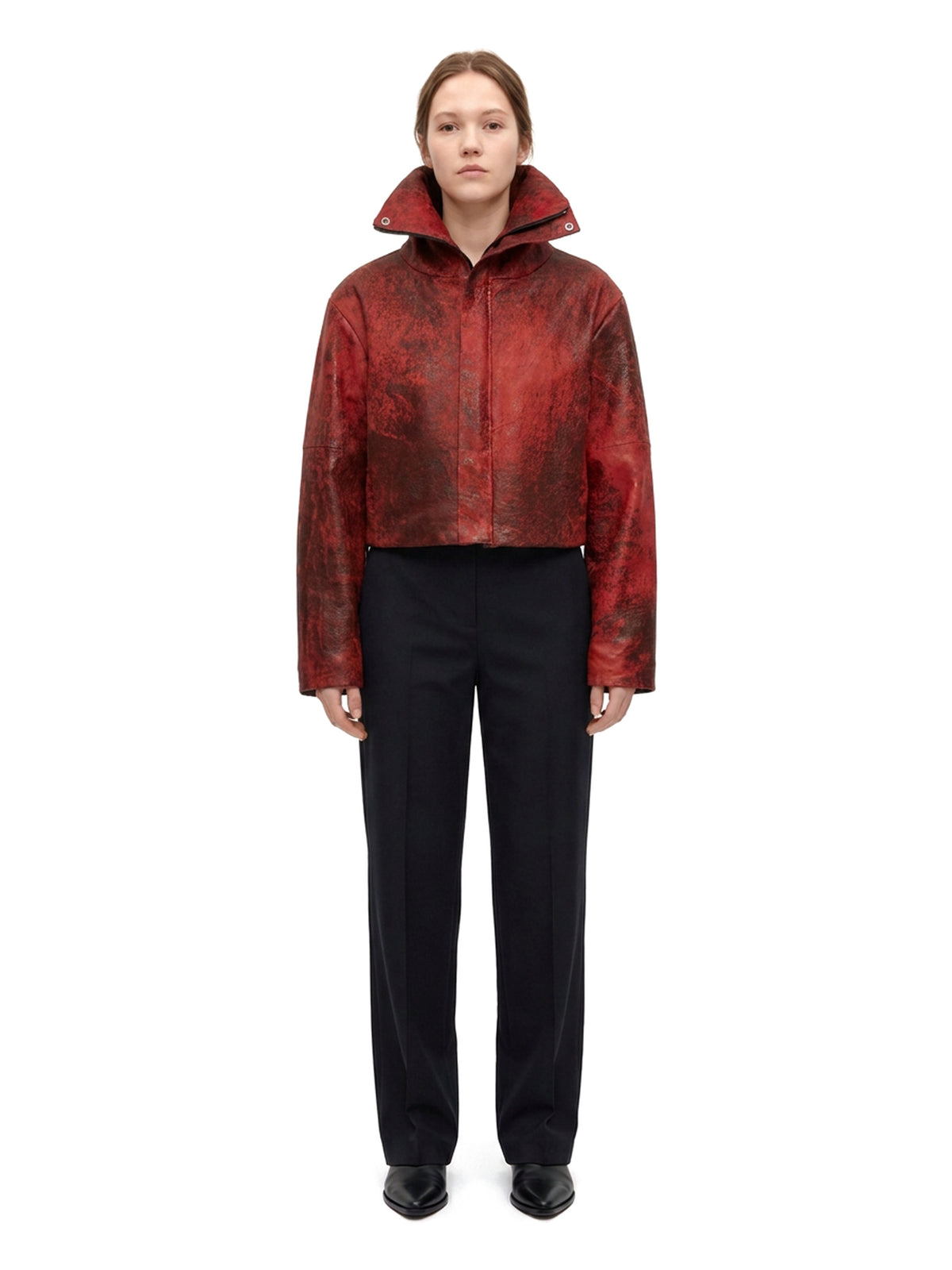 SALOMÉ short jacket in red aged leather, folded-down funnel collar, worn, front view