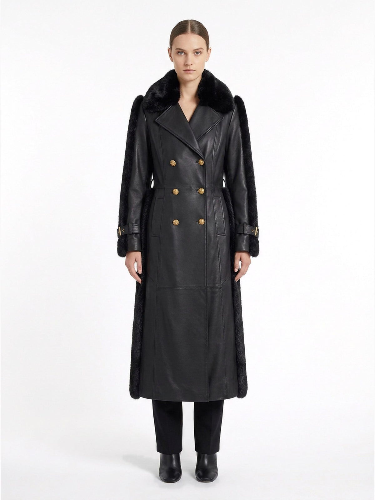 Trench en cuir noir et fourrure porté de face, collection RADICE Maison Godefroi